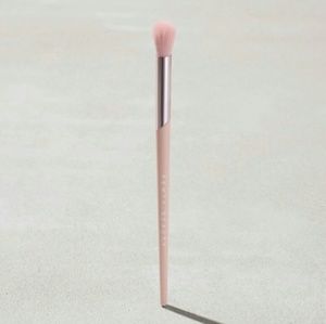NIB Fenty Tapered Blending Brush